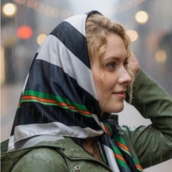 Totes Vintage 1975 Rain Scarf - Black & White Stripe - Picture 1 of 8